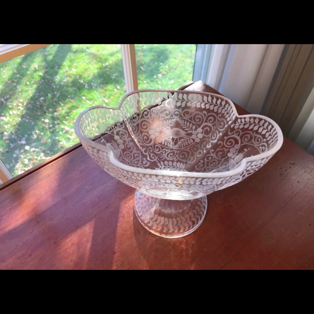 ANTIQUE 1800’S BOHEMIAN CHEZ CUT ETCHED VASE -